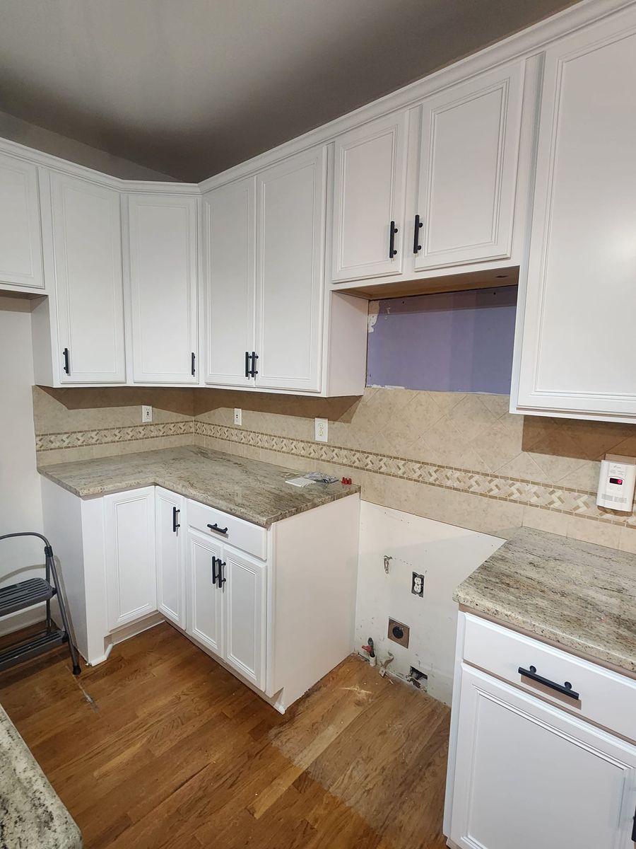 Kitchen and Cabinet Refinishing for Fine Finishes Custom Painting in Charlotte, NC