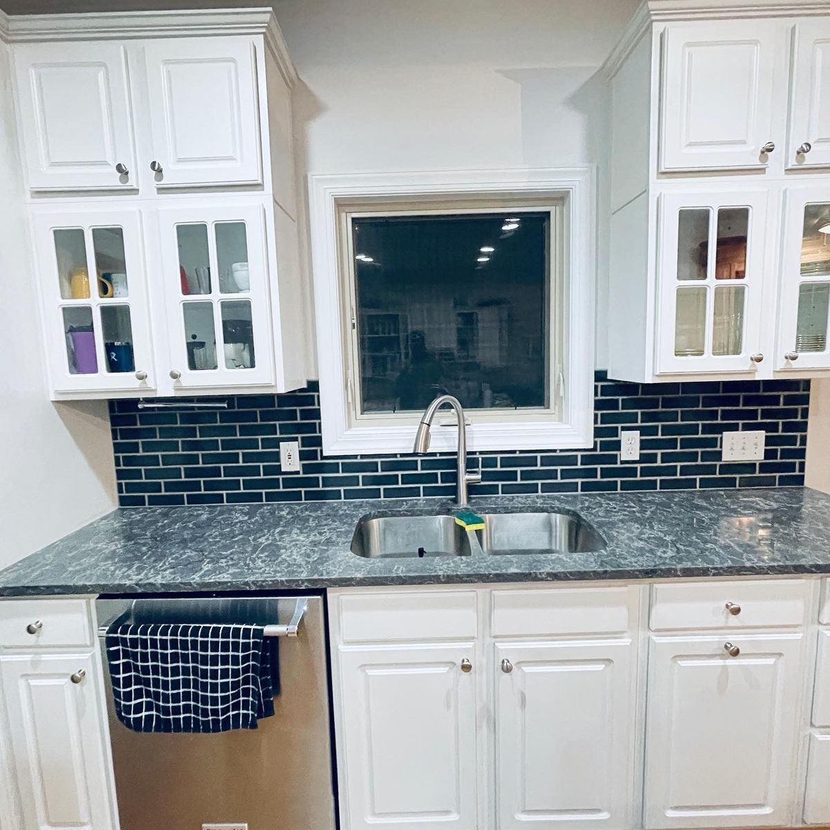 Custom tile backsplash for Cincinnati Custom Remodel LLC in Cincinnati, OH