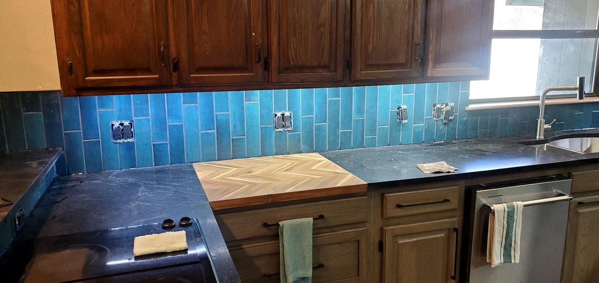 Backsplash for D&J Custom Floors in Nederland, TX