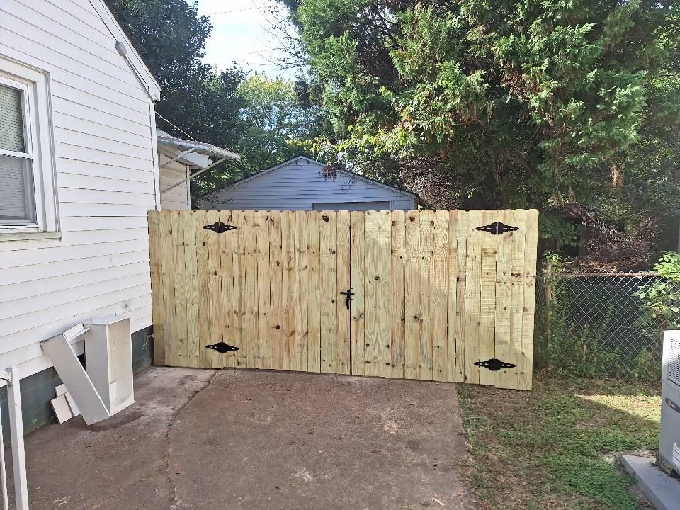 Fence Installation for Apex Fence in Henderson, KY