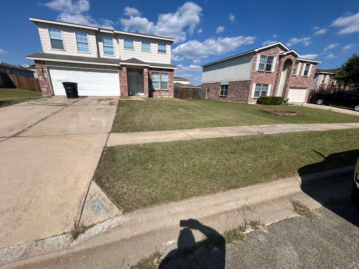 Commercial Lawn Care for D’s Lawncare in Killeen, TX