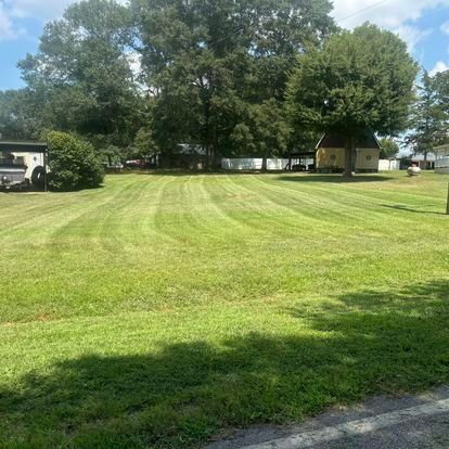 Lawn Maintenance for LC Lawn Care & Landscaping in Canon, GA