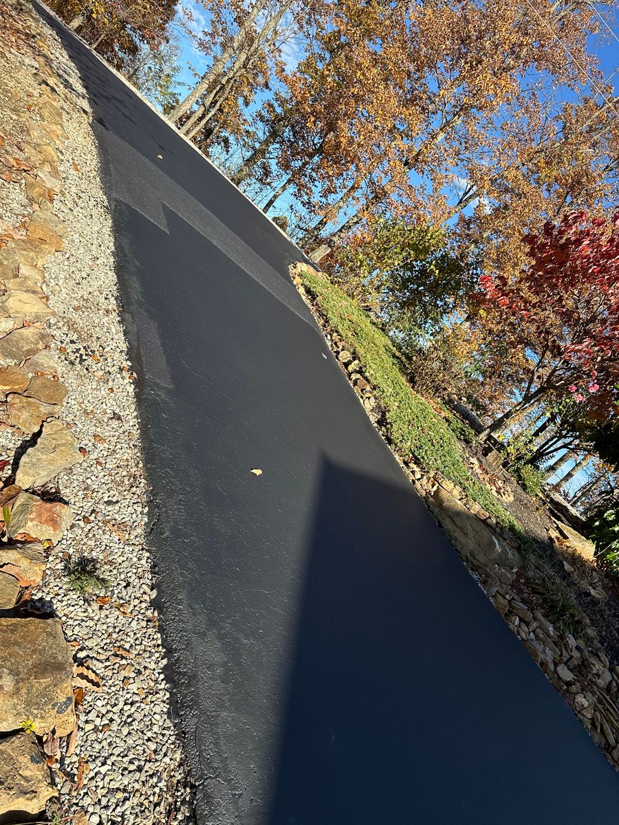 Asphalt Paving for Metzler Paving and Sealcoating LLC in Jacksboro, TN