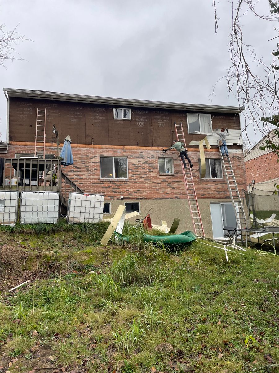 Siding installation for Precious Roofing in Madeira, OH