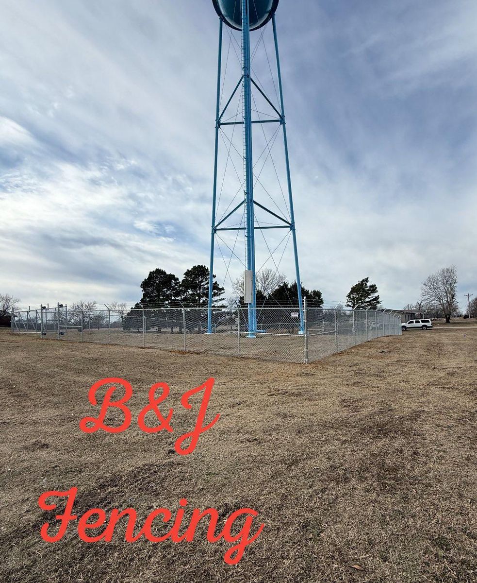 Fence Installation for B&J Fencing in Harviell, MO