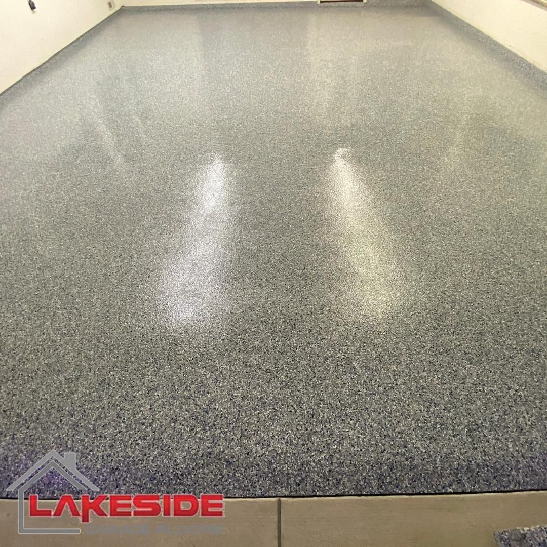 Flake for Lakeside Garage Floors in Chicago, IL