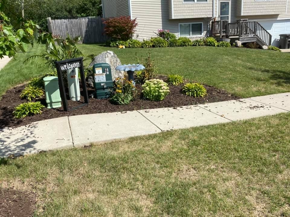 Mulch Installation for Firescape LLC in Lake Geneva, WI