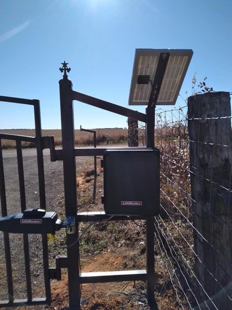 Gate Installation for R & R Metal Works in Tyler, TX