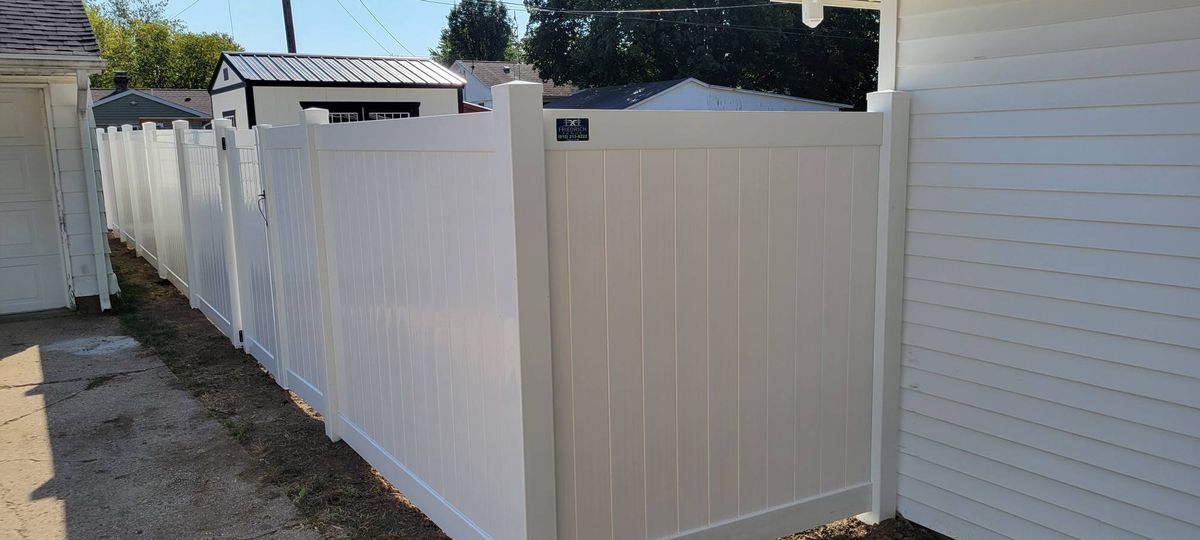 Fence Installation for Friedrich Fence in Sterling, IL