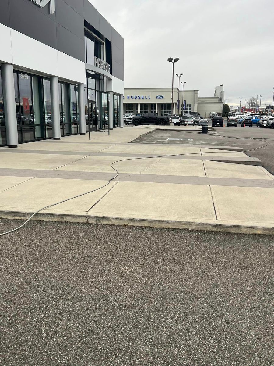 Parking Lot Sweeping for Sweepers Creepers LLC in Knoxville, TN