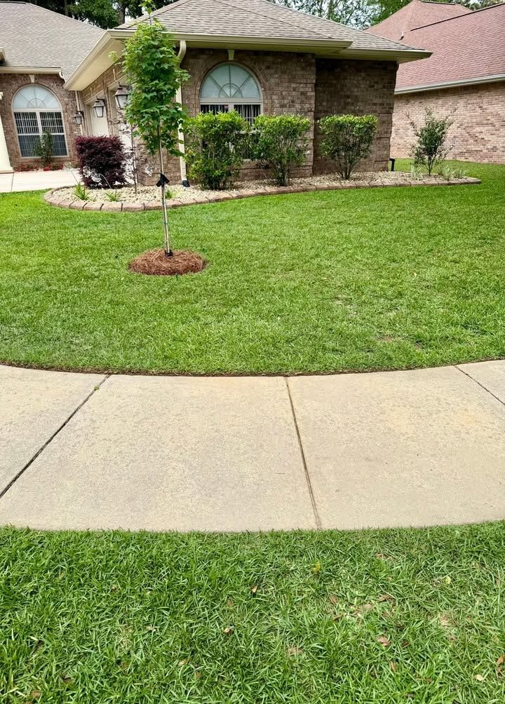 Landscape Bed Maintenance for Old Florida Lawncare in Baker, FL