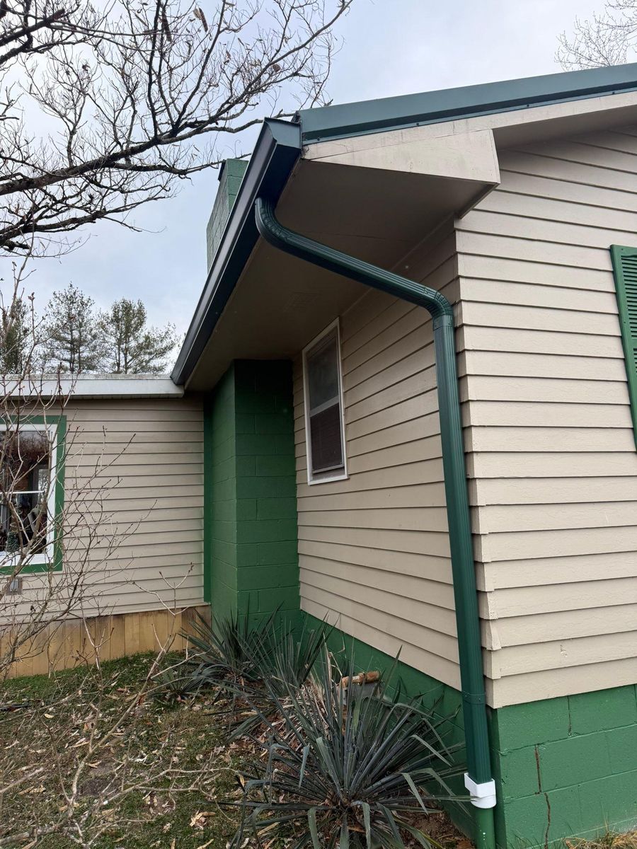 Roofing Repairs for Top Hand Roofing and Gutter in Pomeroy, OH