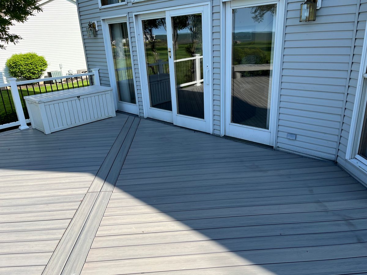 Composite Deck for Castle Fence and Deck LLC in Medina, OH