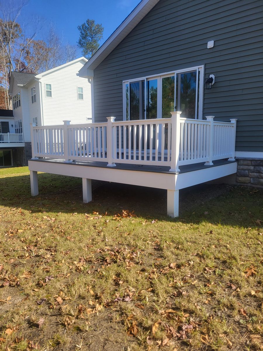 Composite Decks for Lester Contracting LLC in Richmond, VA