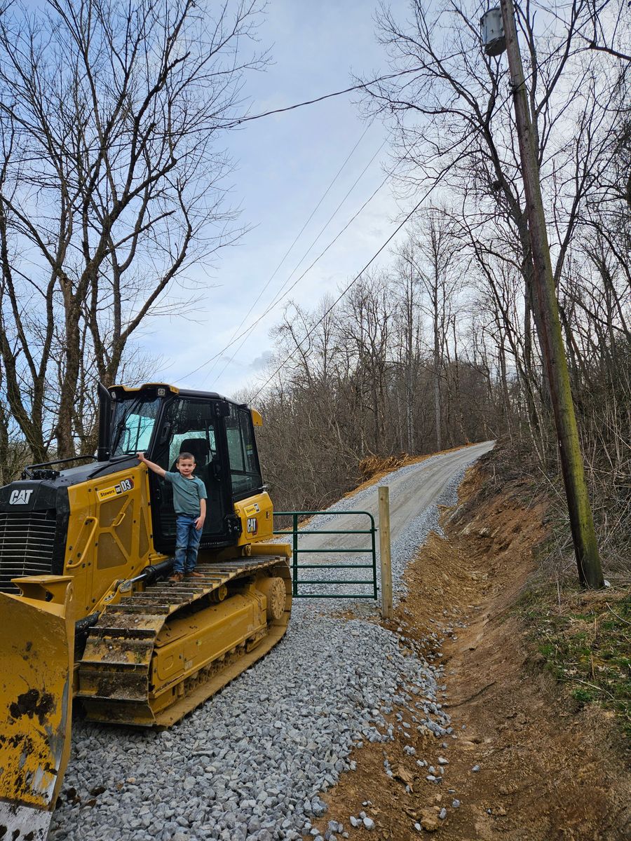Roadbeds for Bledsoe & Sons Excavating and Developing in Dandridge, TN