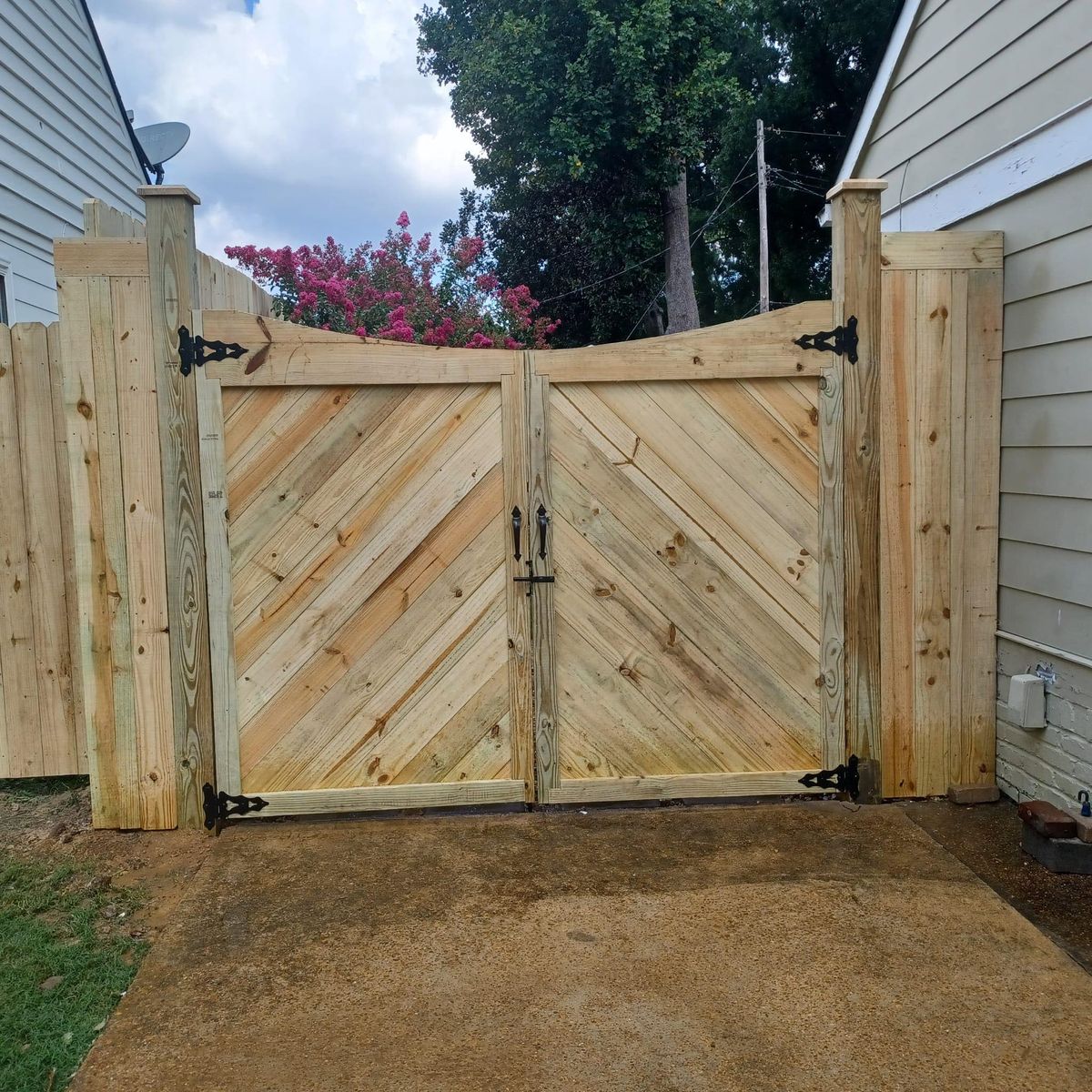 Fencing for Bluff City Construction in Dumfries, VA
