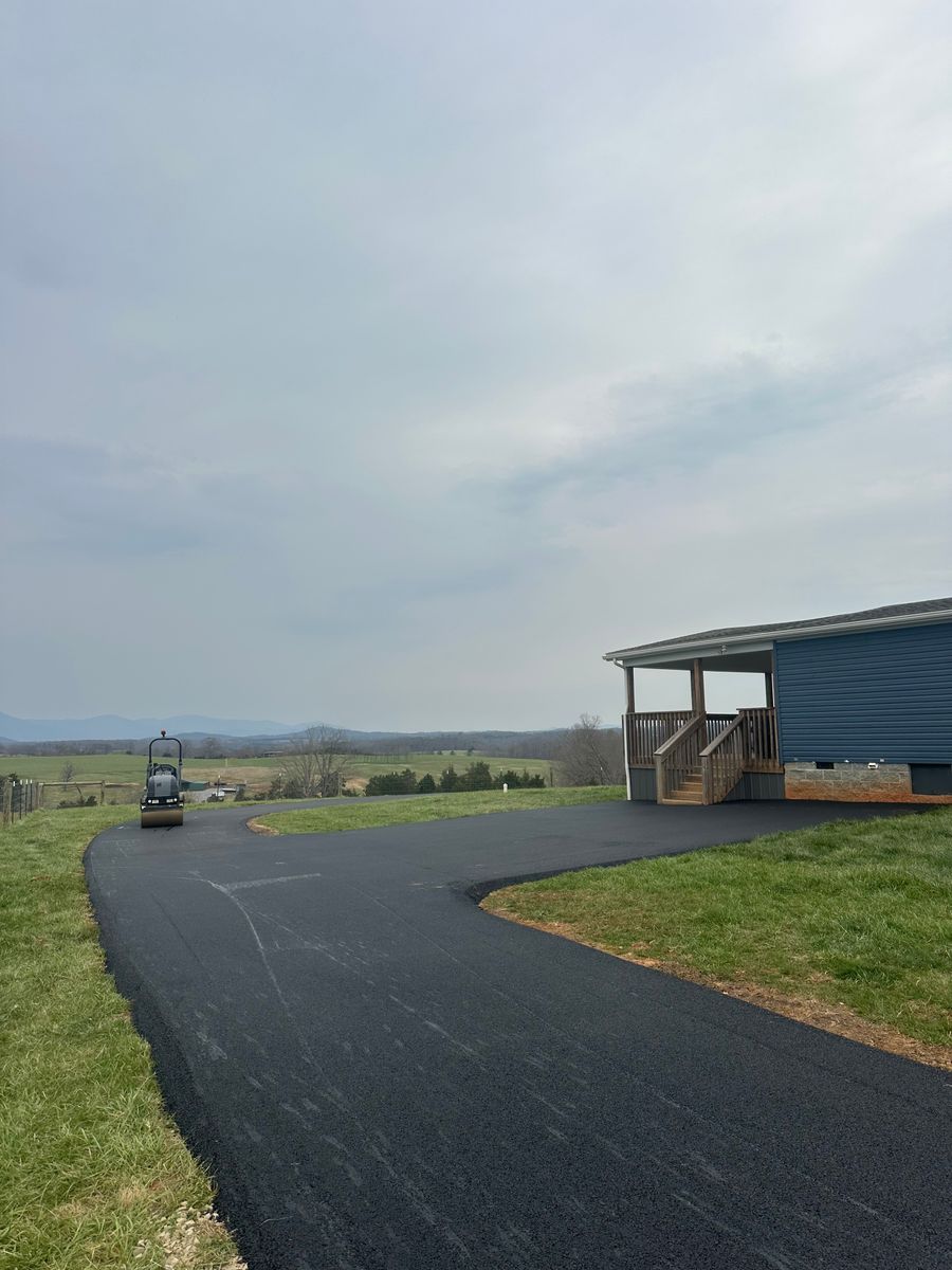 Asphalt Driveways for James R Carter Paving in Roanoke, VA