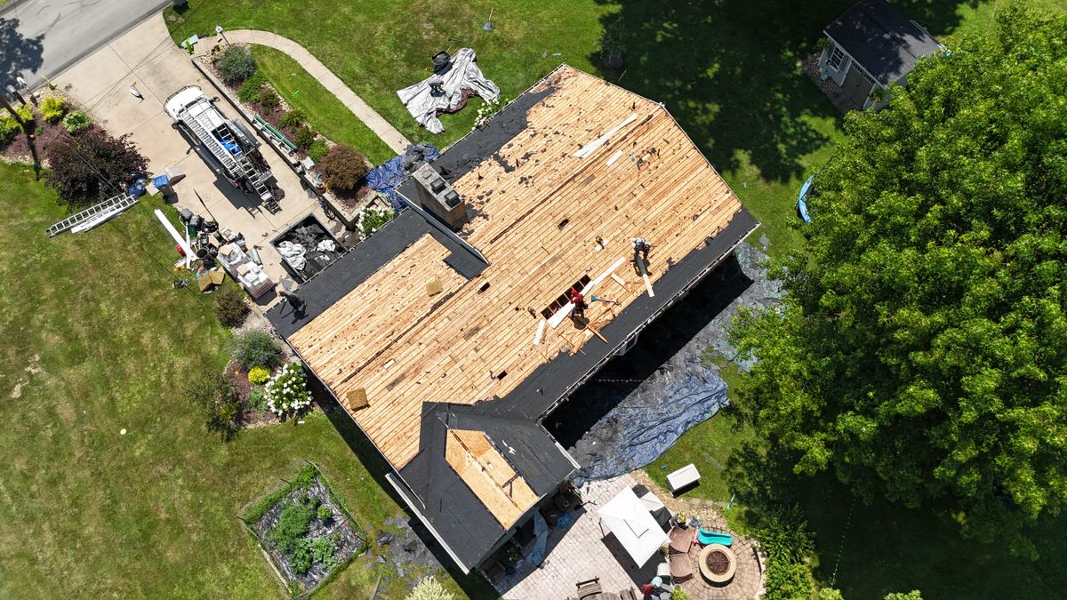 Commercial & Residential Roofing for Ridge Point Roofing in Venetia, PA