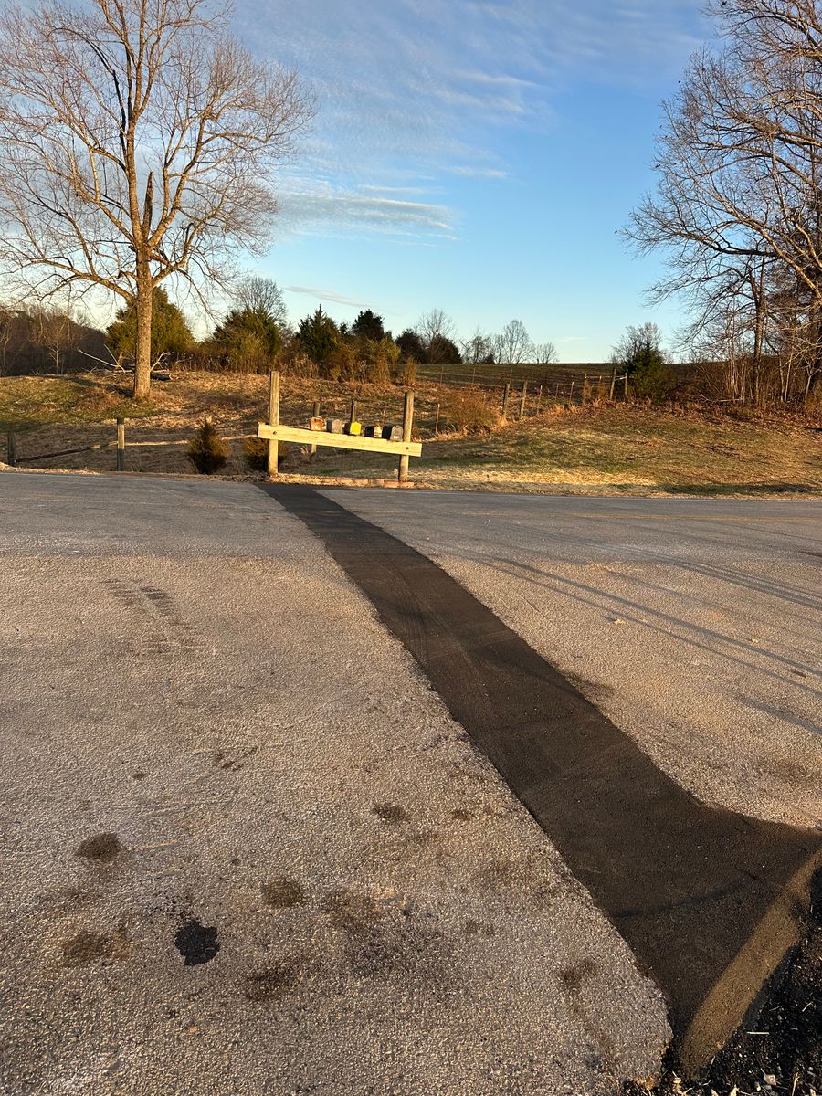 Asphalt Seal Coating for Metzler Paving and Sealcoating LLC in Jacksboro, TN