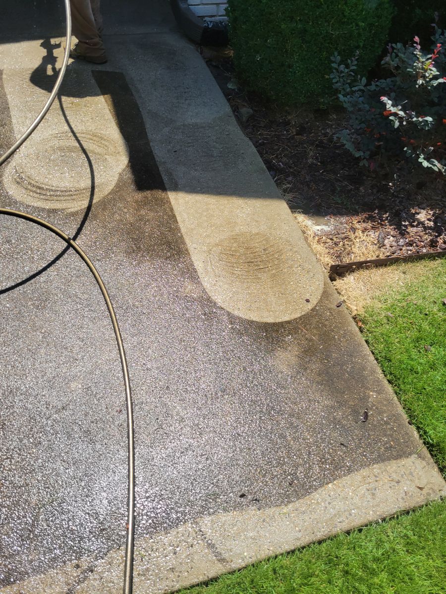 Gutter Cleaning for Squeaky Clean Windows Gutters & More in Hoover, AL