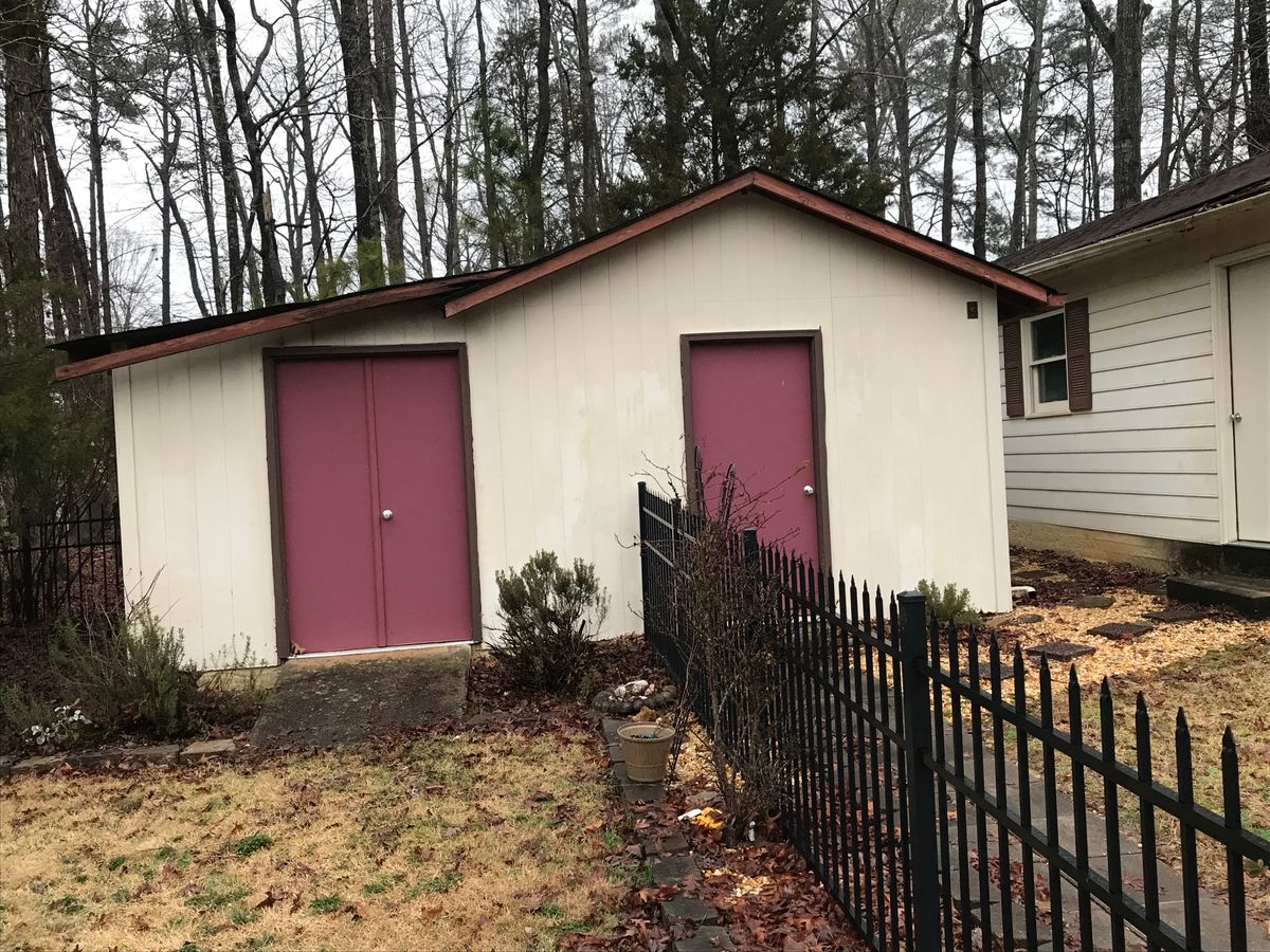 Demolition and Hauling for Junk B Gone in Rougemont, NC