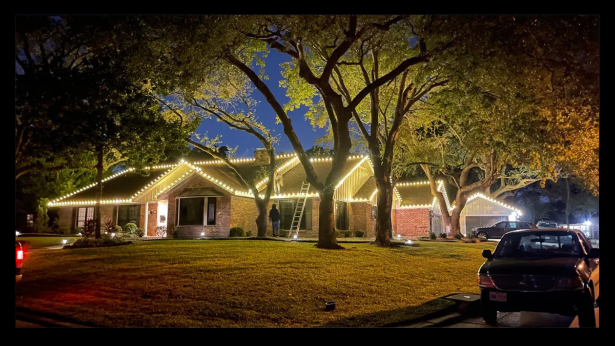 Christmas Lights Maintenance for North Star Lighting in Conroe,  TX