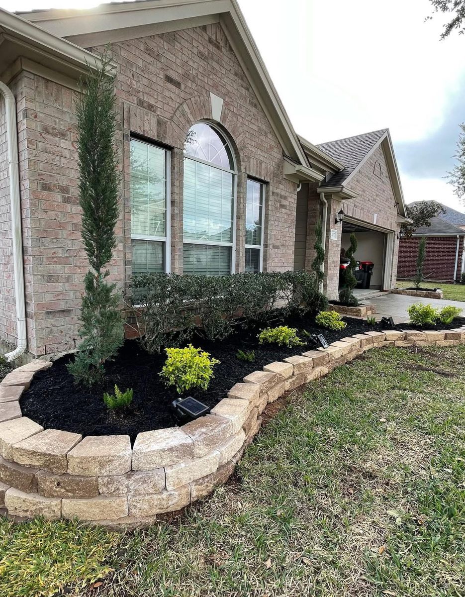 Lawn Maintenance for Garza Lawncare & Tree Service in Pearland, TX