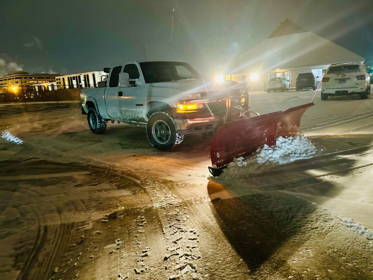 Gutter cleaning for Manny's Cleaning,Lawn Care & Snow Removal Services in Champaign, IL