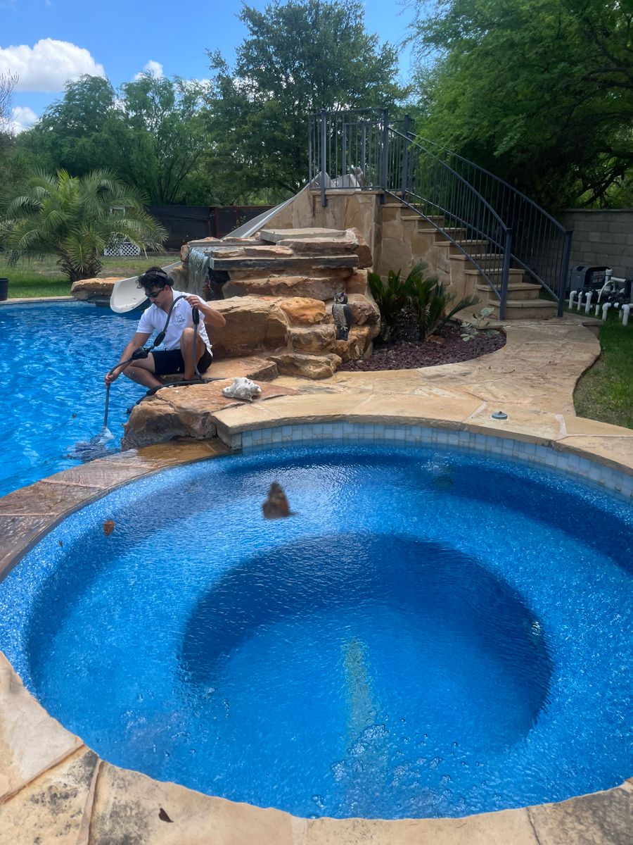 Pool Maintenance for Pool Queen Services in Eagle Pass, TX