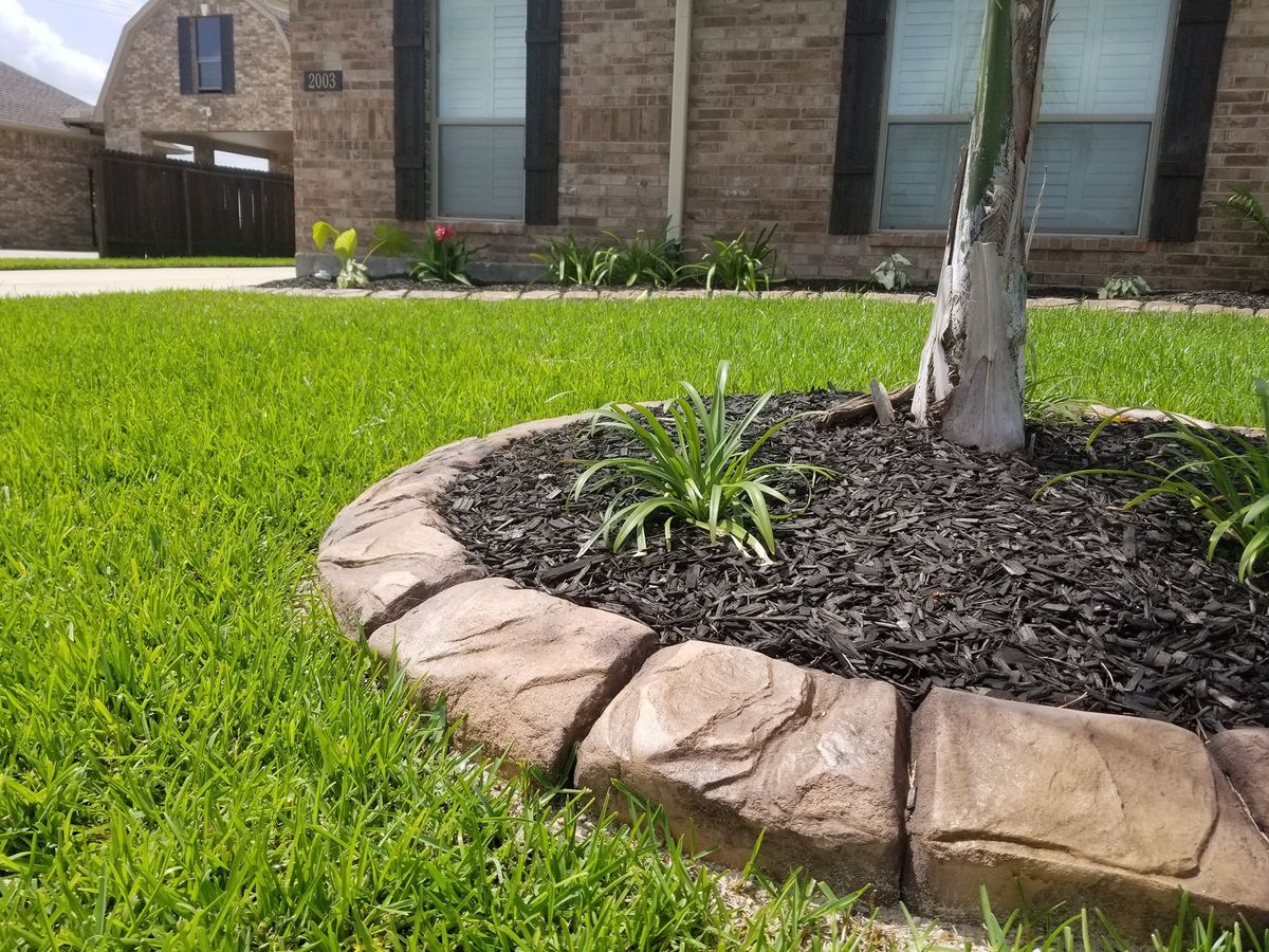 Landscaping for Texas Curb N Borders in Houston, TX