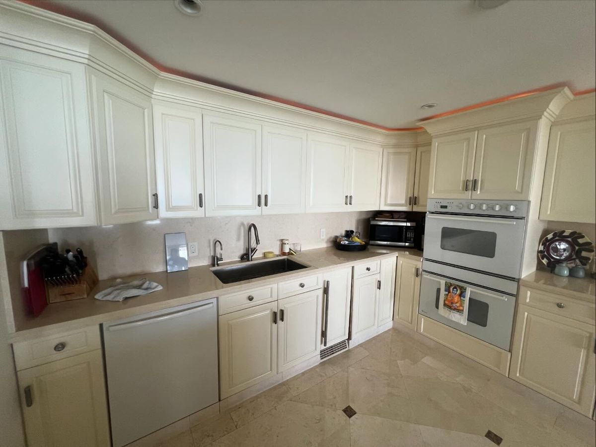 Kitchen and Cabinet Refinishing for J & J Refinishing in Fort Lauderdale,  FL