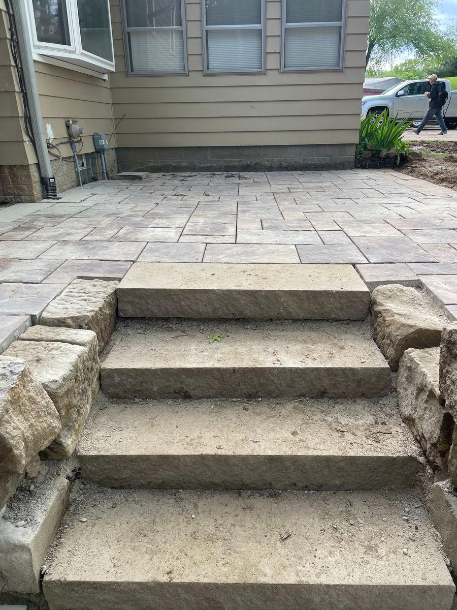 Natural Stone Hardscape for Youngstown Lawn & Patio Design in Canfield, OH