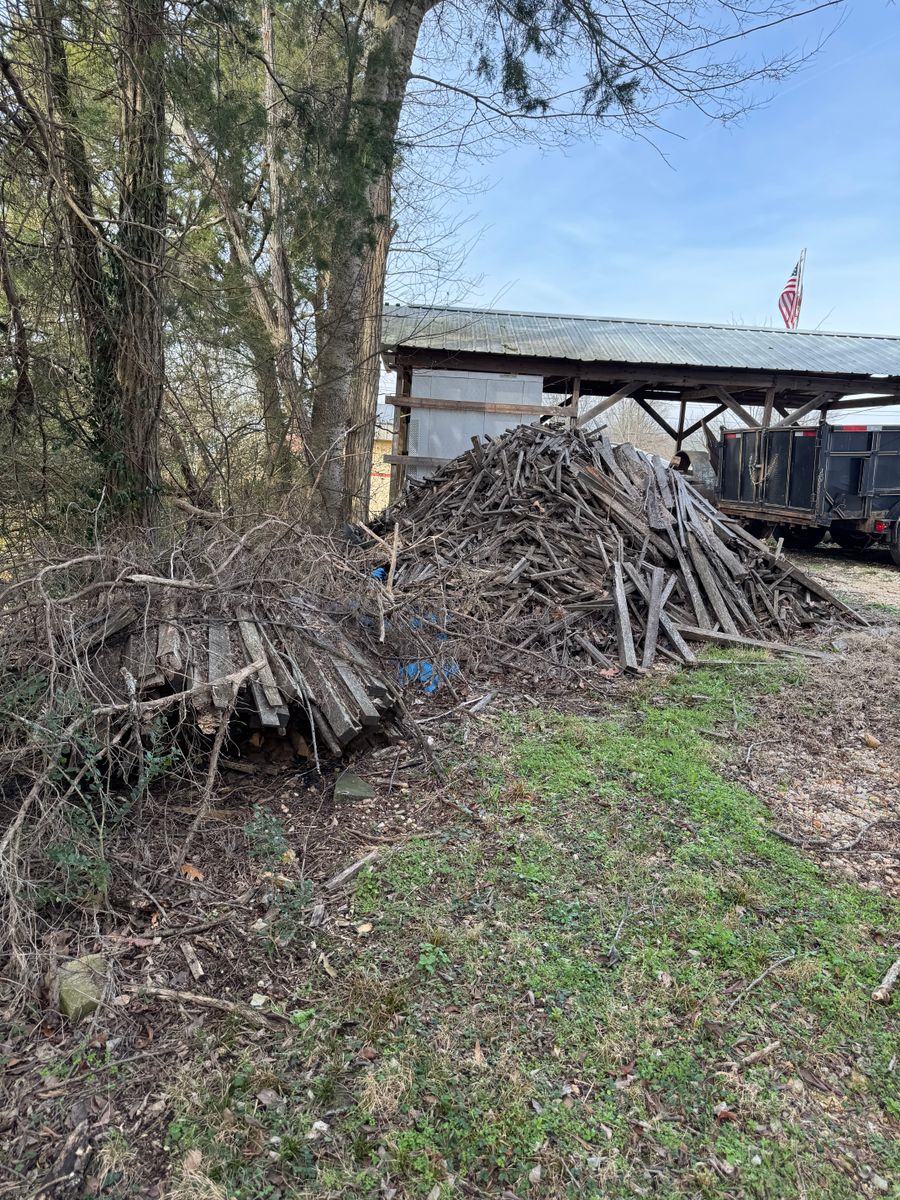 Junk removal for Simmons land works in Sardis,, TN