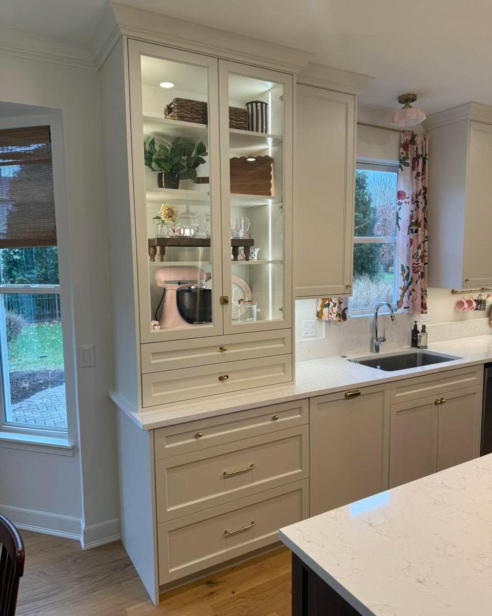 Kitchen and Cabinet Refinishing for Ekwood Finishes in St. Charles, IL