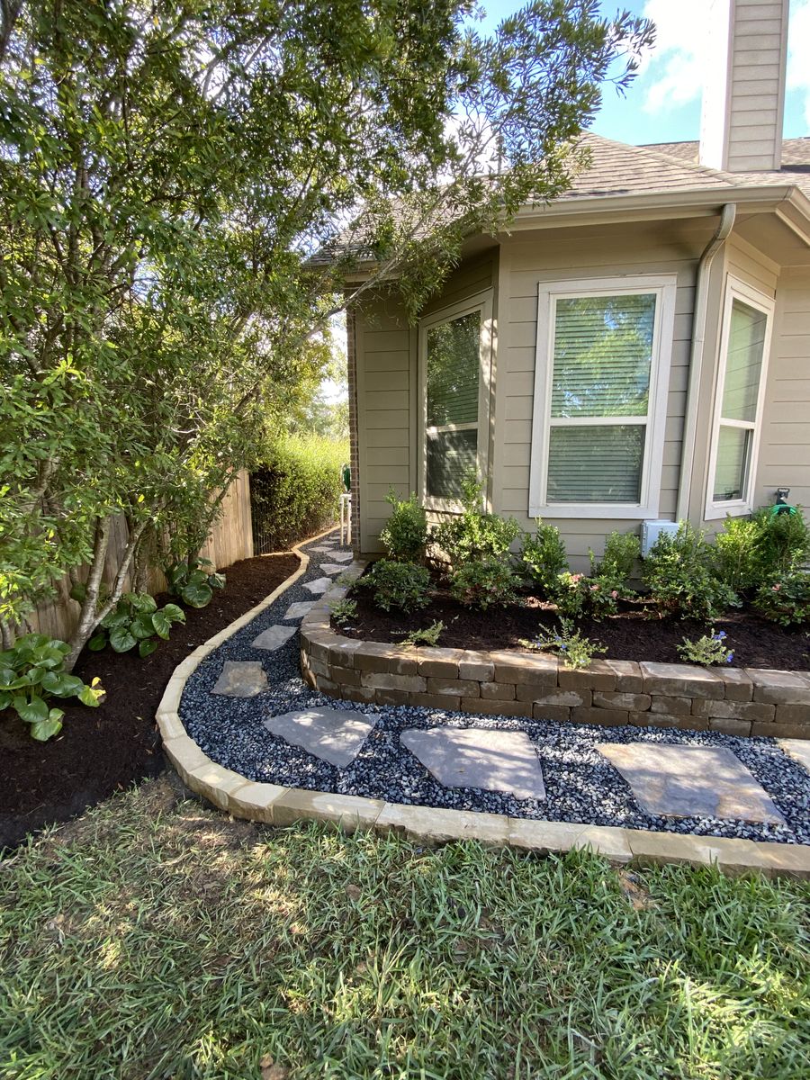 Hardscaping for Atlas Land Design in Creekside Park, TX