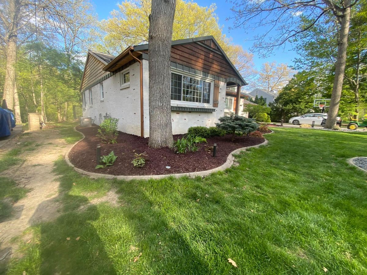 Mulch Installation for Hammond Landscape in Okemos, MI