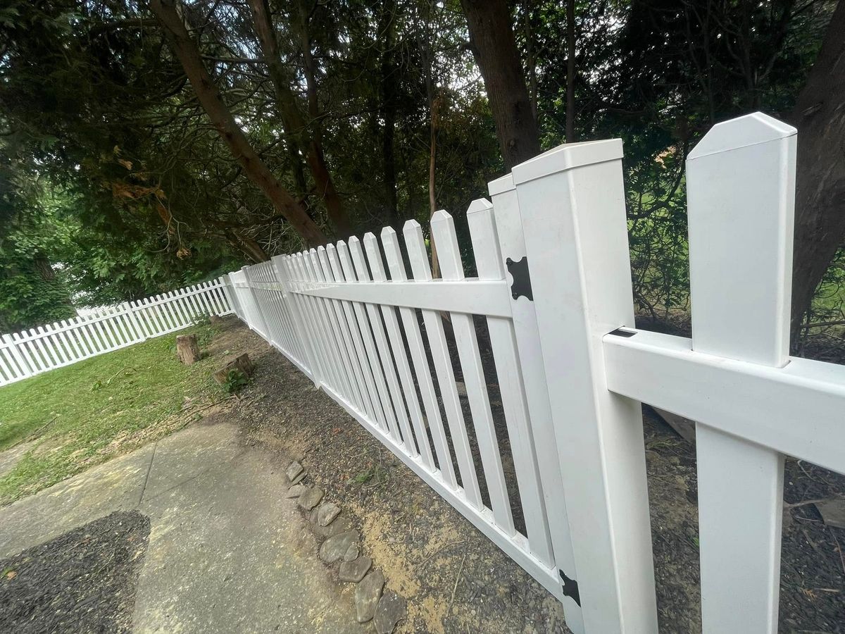 Fence Installation for Reynoso’s Fencing & Lawn Care in Painesville, OH