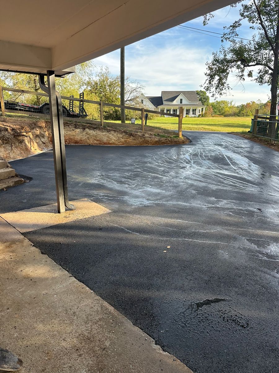 Asphalt Paving for Metzler Paving and Sealcoating in Jacksboro, TN
