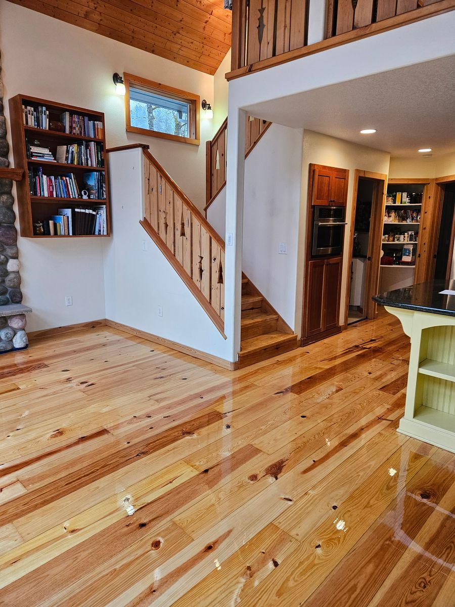 Floor Installation for Smithe Hardwood Flooring  in Sandy, OR