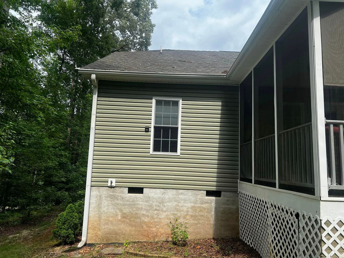 Roof Cleaning for Kenny's Lawn Care & Pressure Washing in Henderson, NC