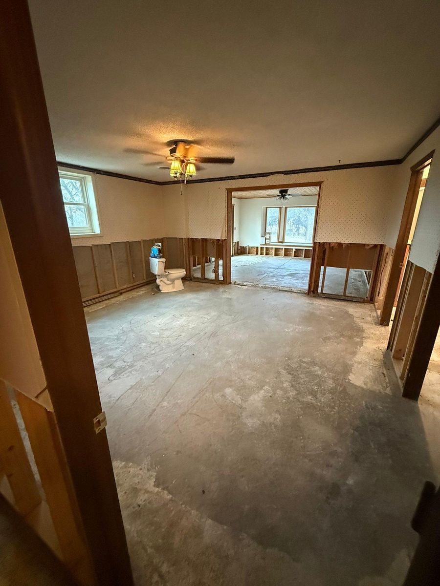 Flooring for Blue Collar Construction and Remodeling in White City, KS