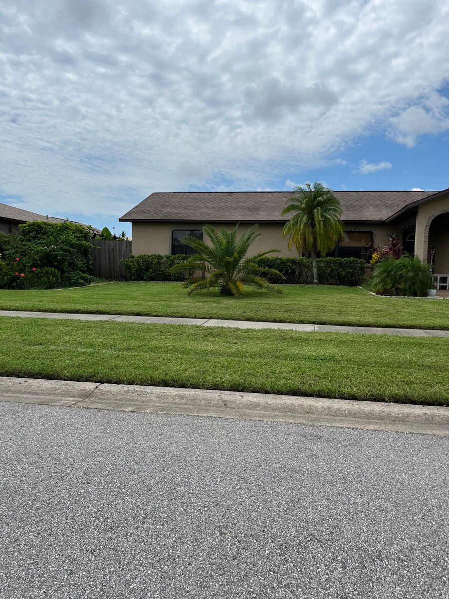 Lawn Maintenance for Space Coast Property Maintenance and Management LLC in Melbourne, FL