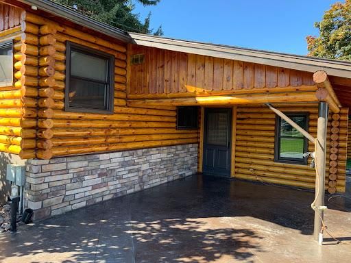 Log Home Staining in Montana for True Blue Logworks LLC in Corvallis, MT