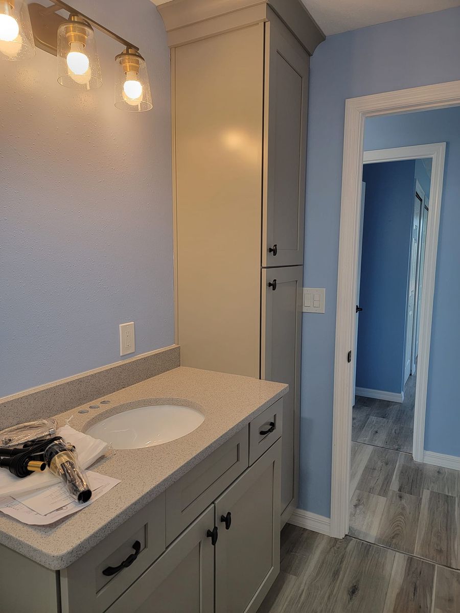 Bathroom Cabinet Design And Installation for DR Cabinetry in Palm Bay, FL