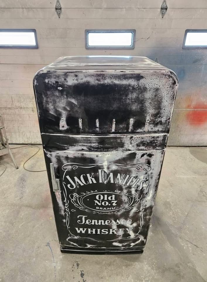 Vintage refrigerator restoration for Wessels Custom Paint & Restoration in Bad Axe, MI