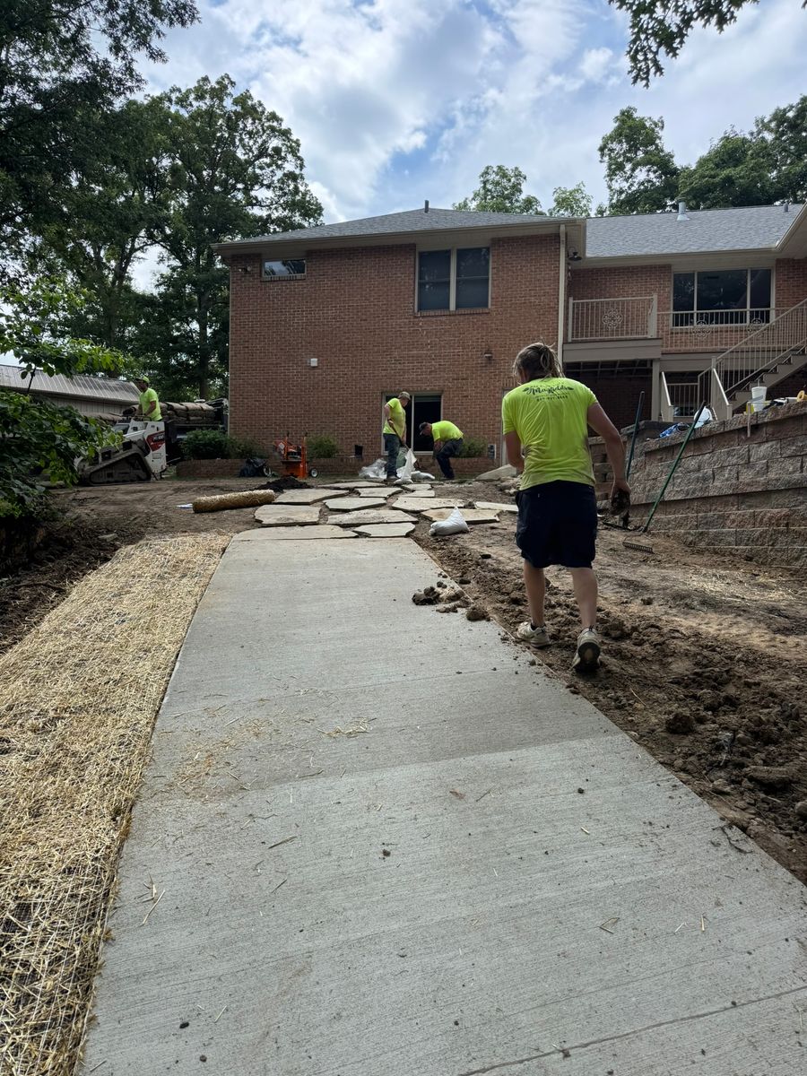 Landscape Installation for Mayfield Landscaping in Staunton, IL