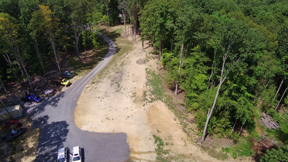 Roadbeds for Bledsoe & Sons Excavating and Developing in Dandridge, TN