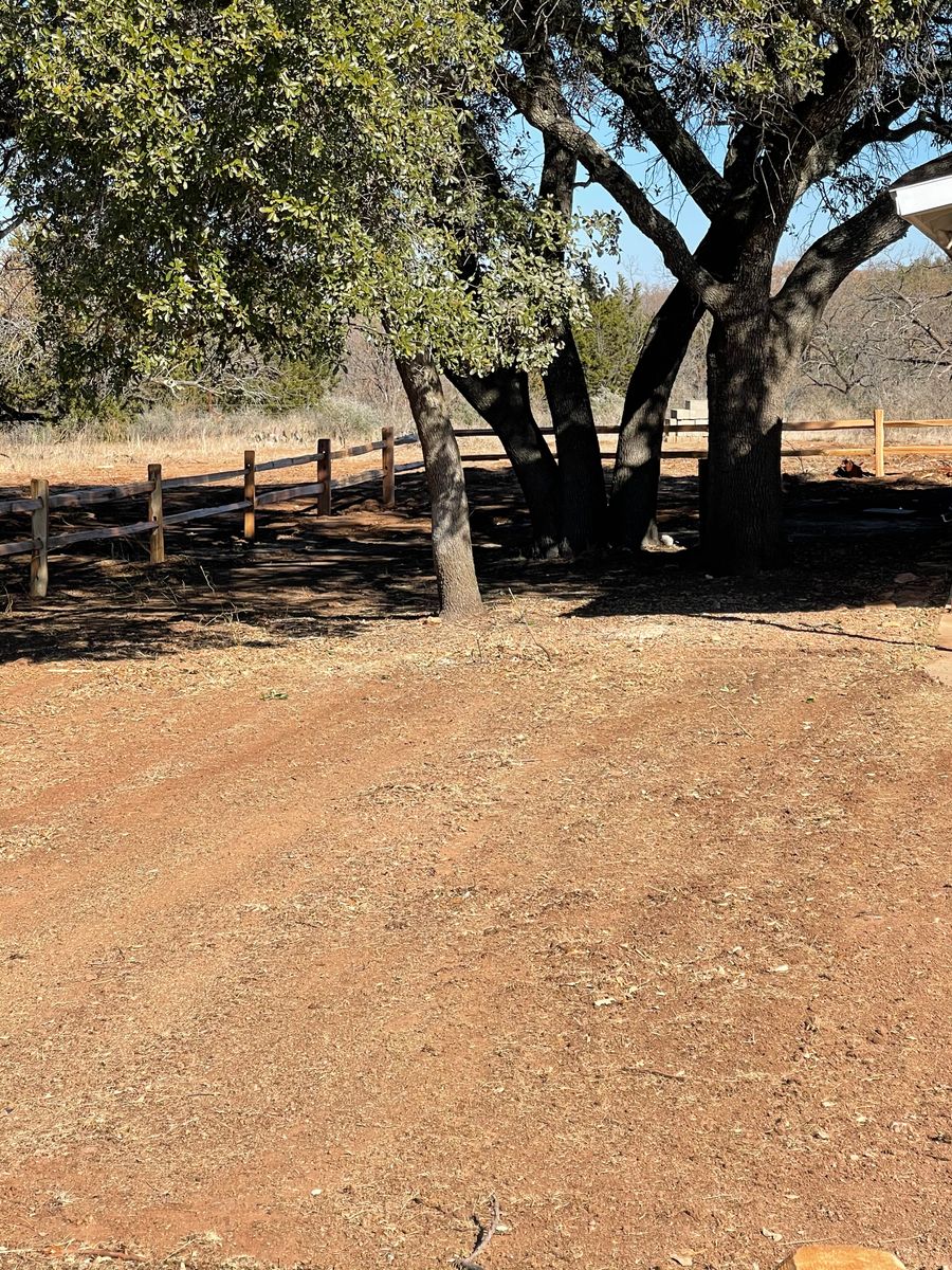Decorative/Privacy Fencing for 5-7 Fencing & Construction in Madisonville, TX