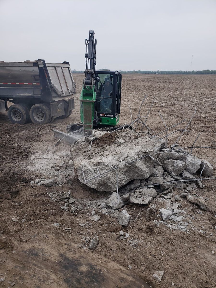 Land Clearing & Demolition for BDS Trucking & Excavating in Litchfield, IL