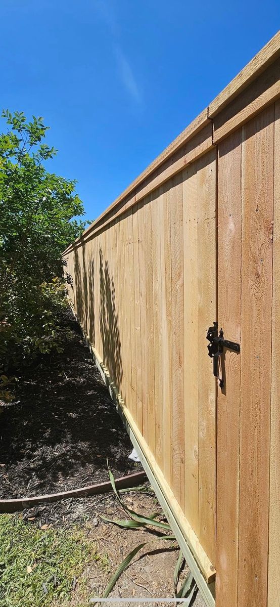 Fencing for J and R Co. in San Antonio,  TX